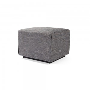 7.308 Tissu d'ameublement en tissu de style italien avec base en métal noir Pouf